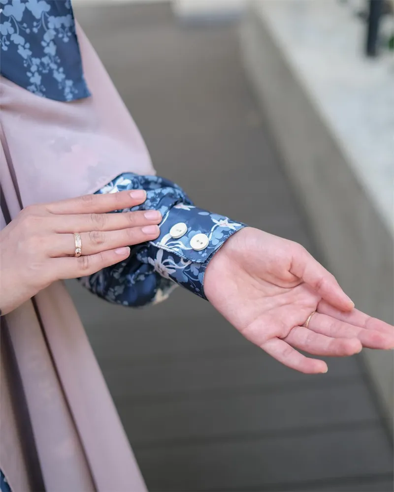 Detail kain Samara Tungga warna Navy